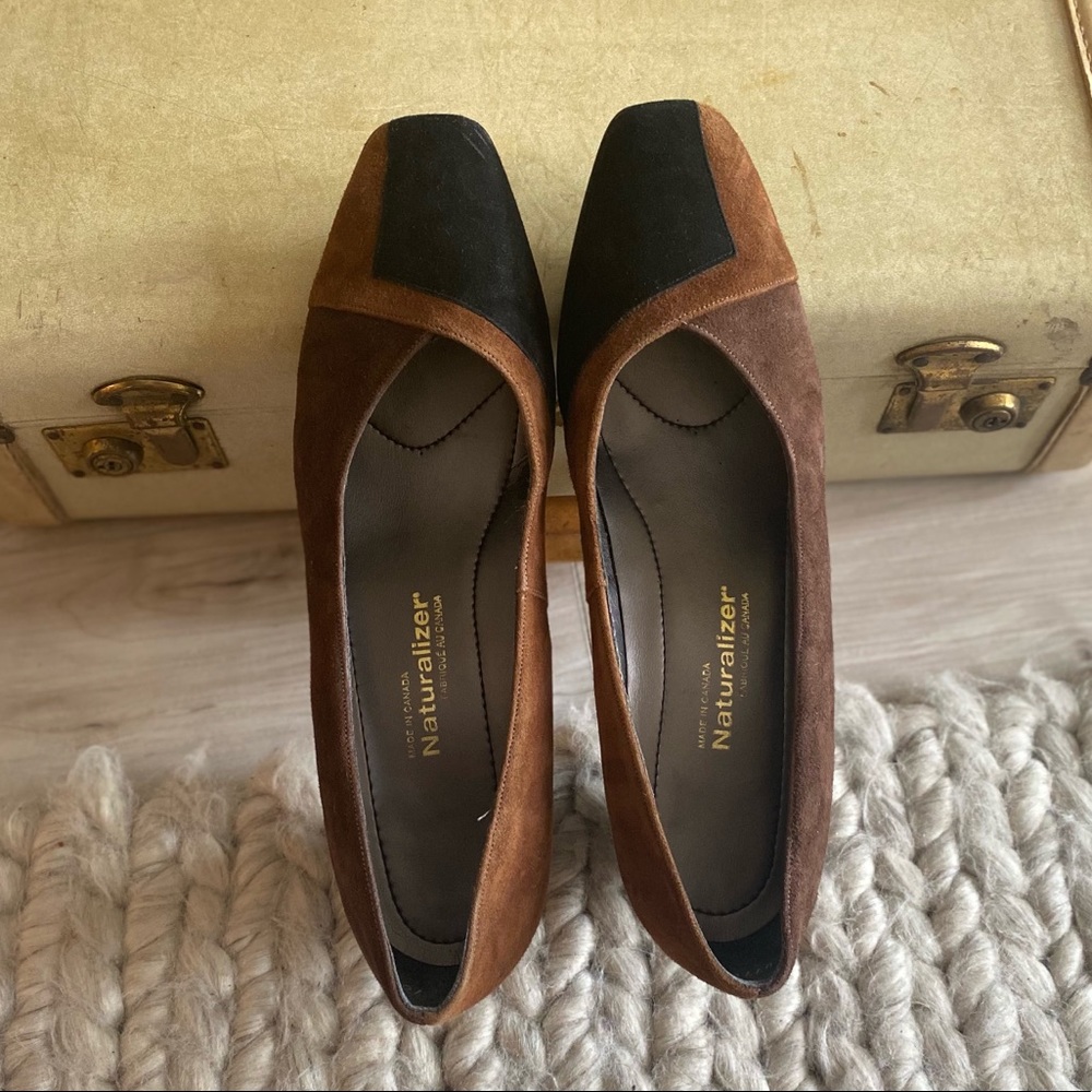 Vintage suede New Naturalizer pumps